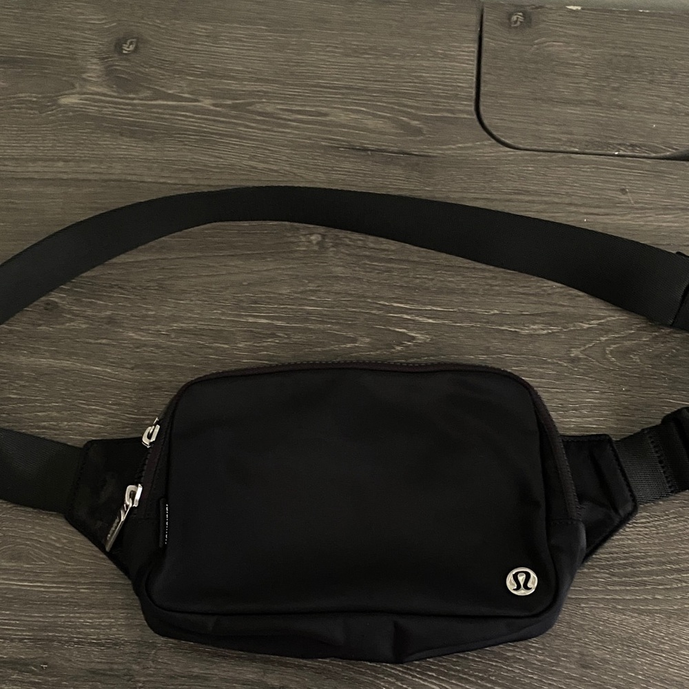 lululemon athletica Black Belt Bag - Picture 2 of 8
